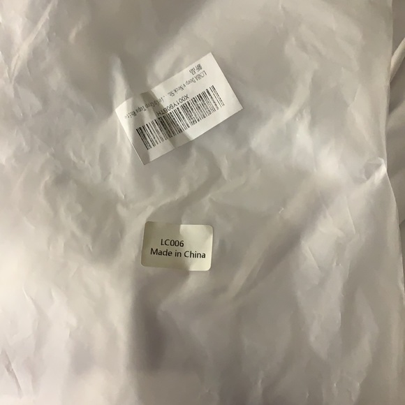 White crop top - Picture 3 of 3